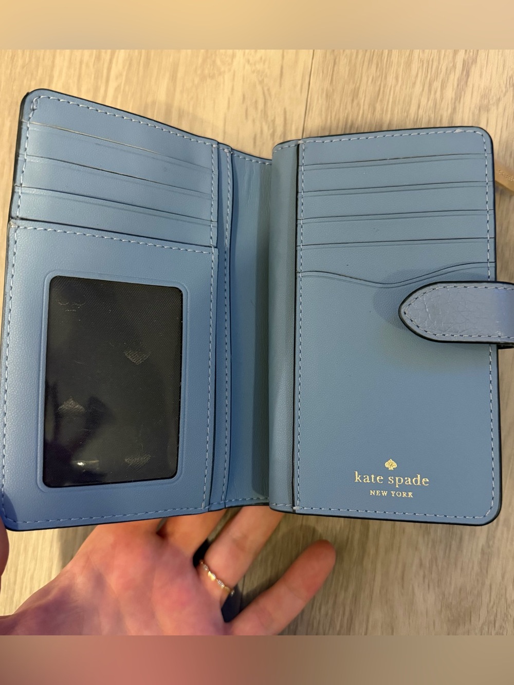 Kate Spade medium bifold wallet - Picture 2 of 5